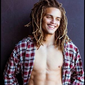 Meet your Posher, Dee